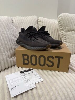 Yeezy Boost 350 V2 Cinder - Box Included